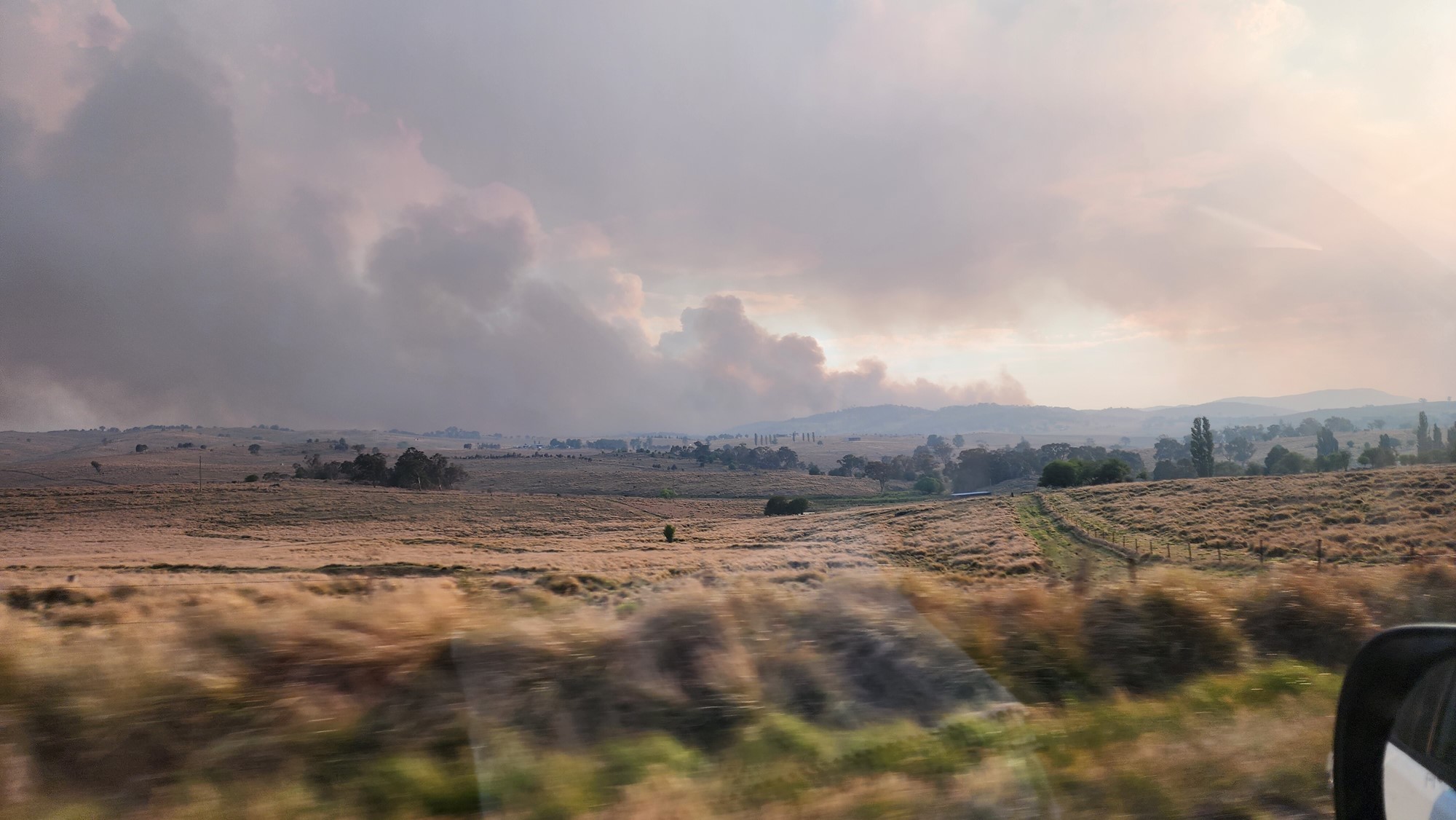 Smoke from bushfire burning