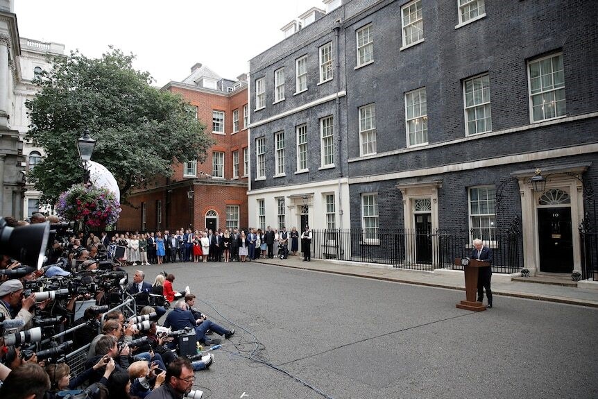 A big distance between Johnson and the media is seen outside Number 10.