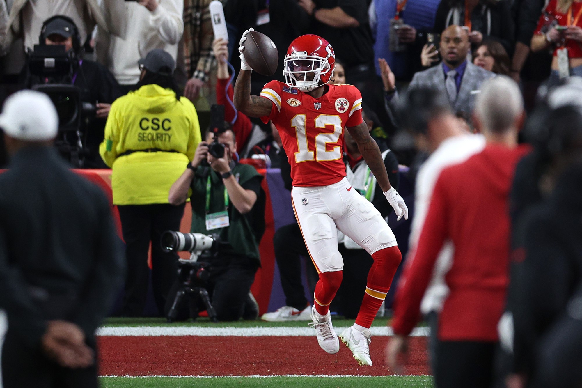 Mecole Hardman scores the winning touchdown for Kansas City Chiefs in Super Bowl LVIII.