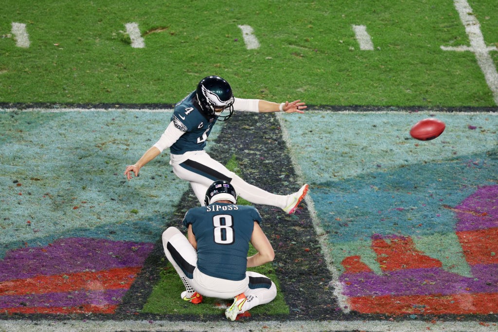 Australian code converts Jordan Mailata and Arryn Siposs to make history at Super  Bowl, NFL