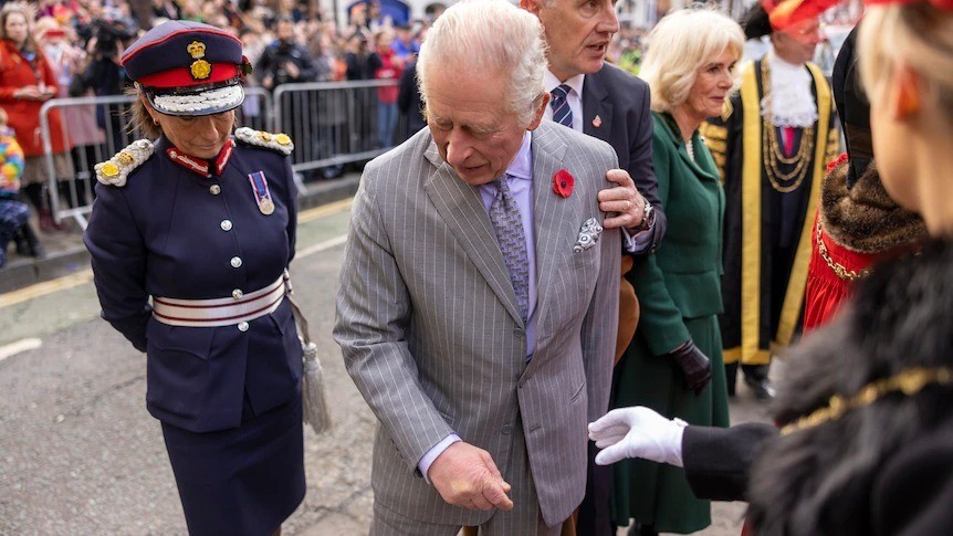 King Charles and Camilla greet wellwishers.