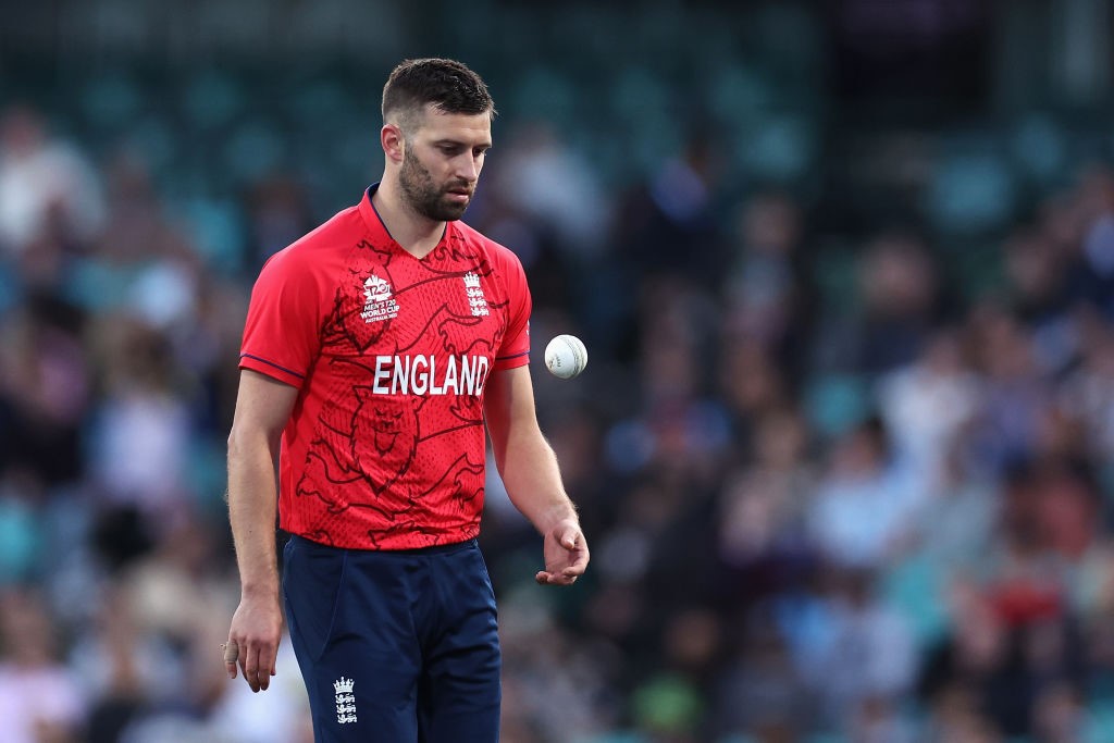 Australia out of T20 World Cup as England beat Sri Lanka by four wickets in  tense SCG clash - ABC News