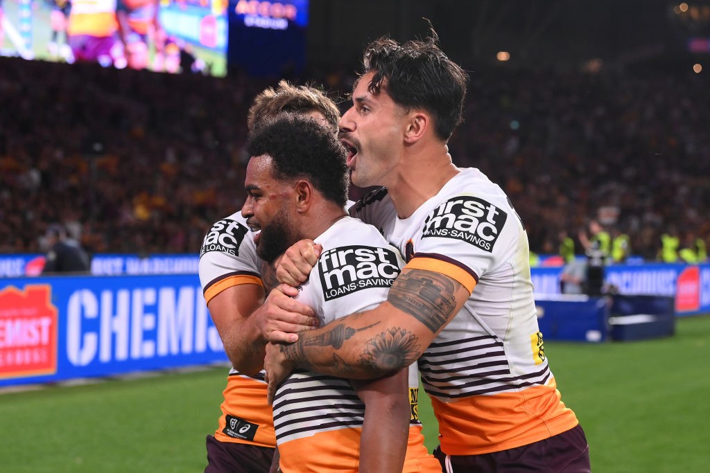 NRL on X: Five teams on 16 points at the end of a deadly Indigenous Round  🤯  / X