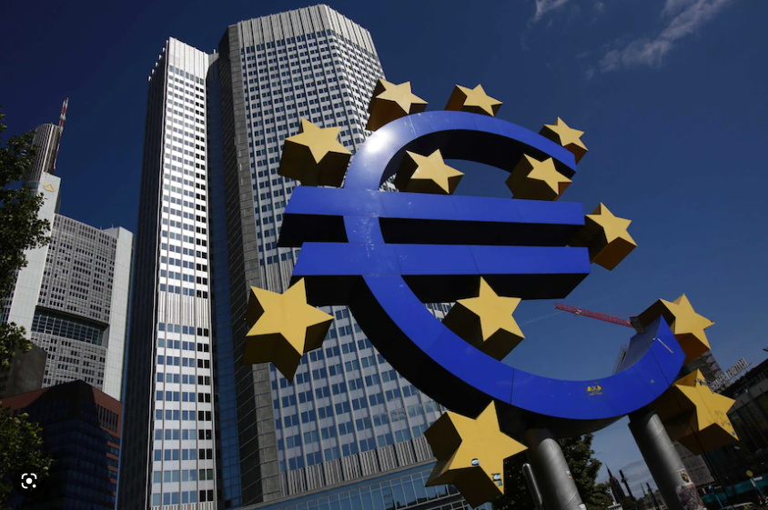 A euro symbol outside the ECB head office in Frankfurt.