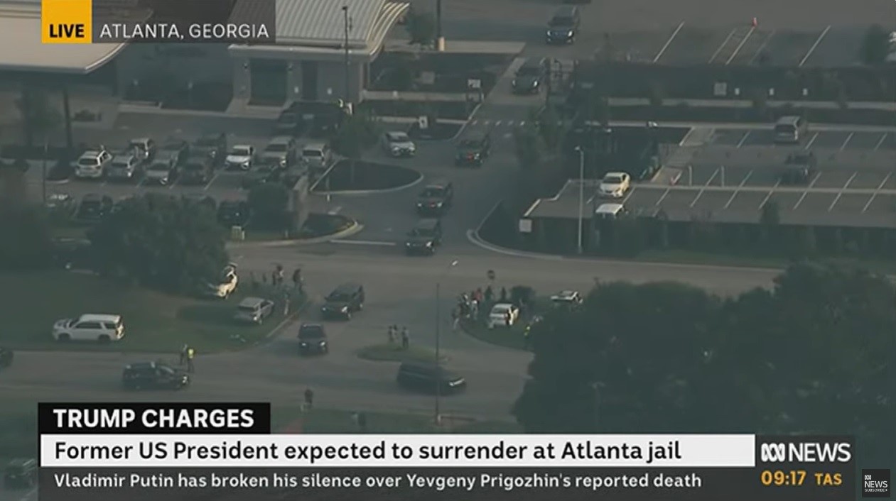 Donald Trump's motorcade making its way to jail.